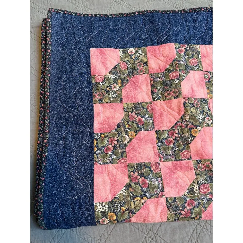 Handmade Patchwork Quilt Four Square Pattern Pink Florals Kitty Cat Centered VTG